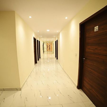Ovel Hotel Ludhijána Kültér fotó