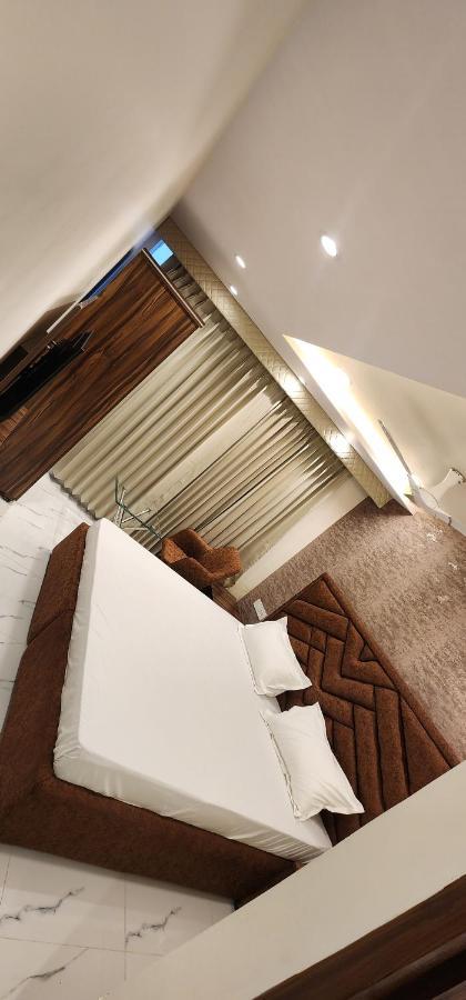 Ovel Hotel Ludhijána Kültér fotó